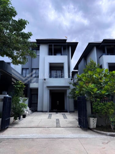 វីឡាភ្លោះ សម្រាប់លក់