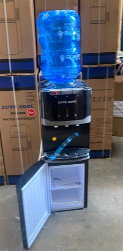 ម៉ាសុីនទឹកក្តៅទឹកត្រជាក់ដាក់ធុងពីលើ