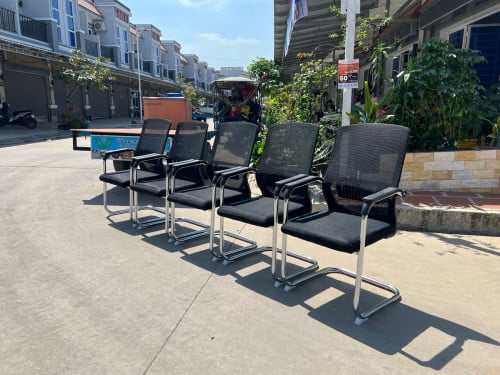 កៅអីប្រជុំ.