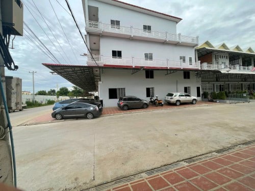 ផ្ទះជួលសម្រាប់បើកអាជីវកម្មជាប់ផ្លូវរដ្ឋ15mតម្លៃ ១ខែ700$