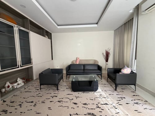 វីឡាភ្លោះអេសម្រាប់ជួលនៅបុរីប៉េងហួតដឹស្តាមេរាហ្គាដិន 50ម