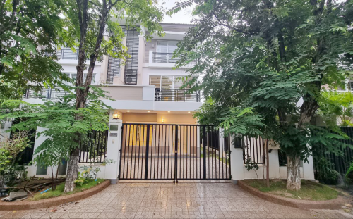 វីឡាភ្លោះ A សម្រាប់ជួល | Villa Twin A for Rent