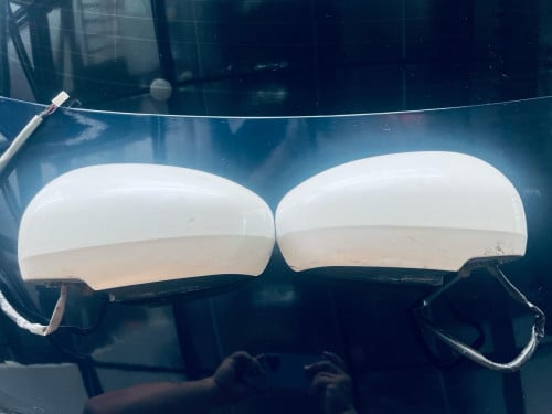 កញ្ចក់ឡានមើលក្រោយ Prius 010 មានមួយគូរ