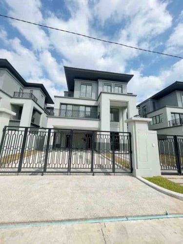 🏠វីឡាឃ្វីនII សម្រាប់លក់បន្ទាន់ នៅក្នុងបុរីជីបម៉ុង ហ្គ្រេនភ្នំពេញសុីធី