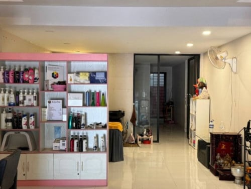 ๐ฆShop House Available for Urgent Sale at a Special Price (Negotiable).