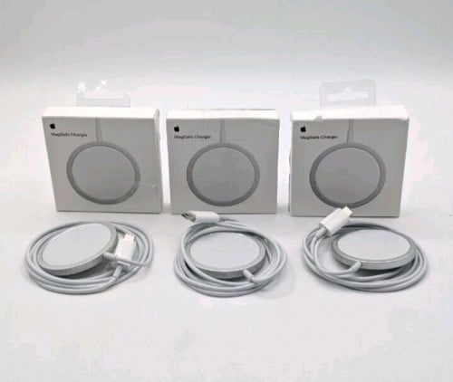 Apple MagSafe iPhone Charger w/ USB-C connector A2140 - White