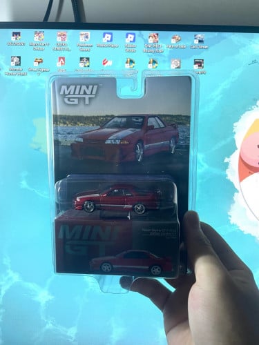 Mini GT skyline “R34”
