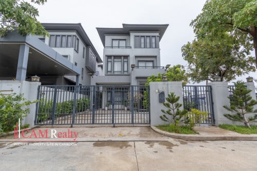 Queen B II Villa For Rent | Borey Chip Mong Land Parkland 50m