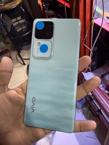 Vivo V30 5G Ram12G Memory256G ក្រុមហ៊ុនសុីមពីរ មានឆ្នាំងសាក