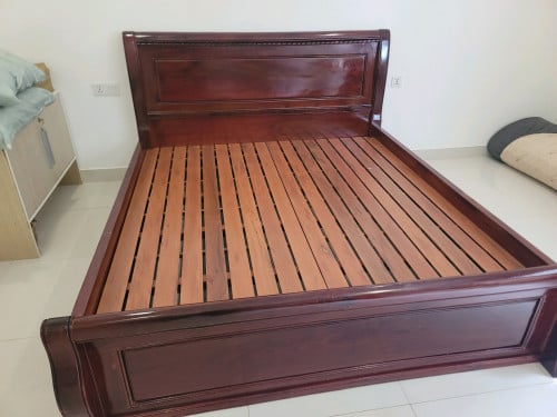 ទទួលគ្រឿងសង្ហារឹមគ្រប់ប្រភេទ