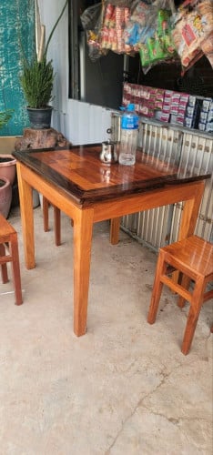 តុកាហ្វេឈើធម្មជាតិមួយឈុត