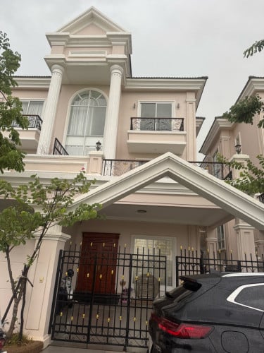 ផ្ទះវីឡាភ្លោះ លក់ 210000$ ចរចារ