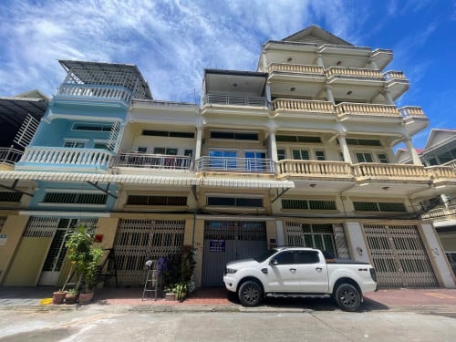 ផ្ទះលក់ប្រញាប់ កំពស់3ជាន់ មានឡៅតឿភ្លោះ ទំហំផ្ទះ4*16 មុខផ្ទះសល់3ម ក្រោយដហែម1 គេ1 ម 2 មរួម