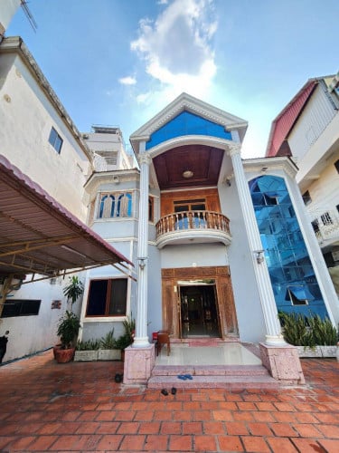 វីឡាលក់ ចង្ងាយ 500m ពីផ្សារទួលទំពួង