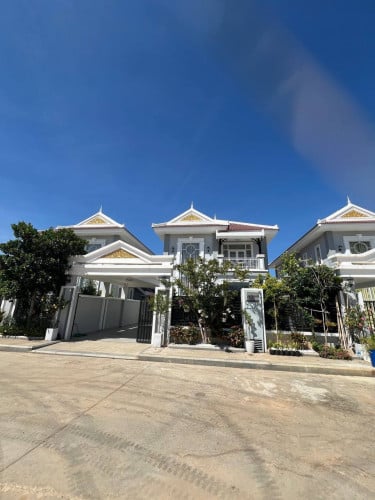 វីឡាទោសម្រាប់ជួលនៅបុរីវិមានភ្នំពេញផ្លូវជាតិ6A