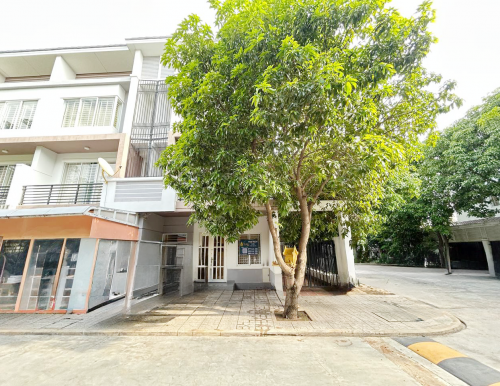 វីឡាកូនកាត់ LC2 សម្រាប់ជួល | Link Villa LC2 for Rent