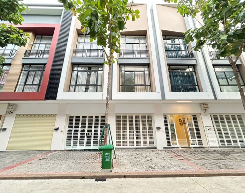 ផ្ទះអាជីវកម្មសម្រាប់ជួល | Shophouse for Rent