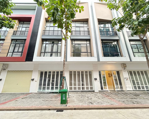 ផ្ទះអាជីវកម្មសម្រាប់ជួល | Shophouse for Rent