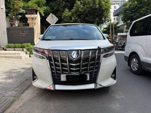 ​ Toyota Alphard 2020