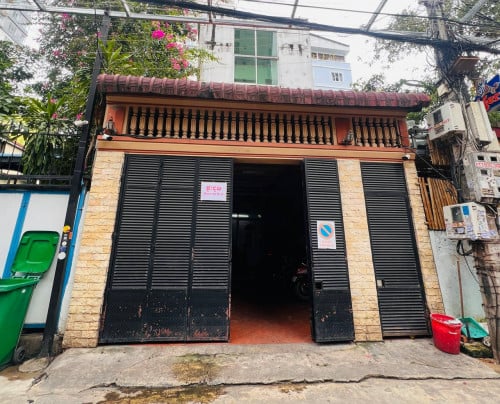 🏢 Shophouse for Rent – Basak Lane Area