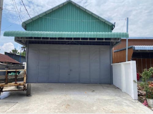 🔰ឃ្លាំងសម្រាប់ជួលលើផ្លូវធំ ជិតក្រសួងដែនដី សង្កាត់ច្រាំងចំរេះ ។