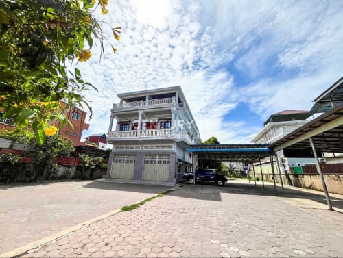 10 Bedrooms Flat house FOR RENT - Chbar Ampov AREA