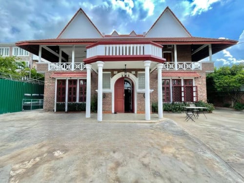 7Bedrooms VILLA FOR RENT - SENSOK AREA