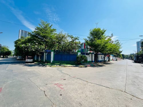 BIG Commercial house FOR RENT - in Toul Kork area