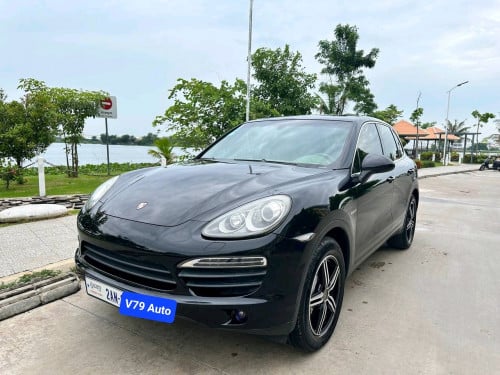 First Owner (98% New) 2011 Porch Cayenne V6 Hybrid