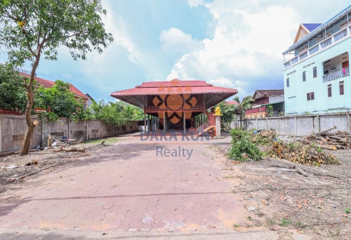 5 Bedrooms House for Rent along Riverside, Siem Reap City