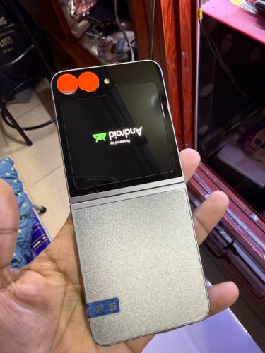 Samsung Z Flip6 Ram12G Memory256G ក្រុមហ៊ុនសុីមពីរ មានឆ្នាំងសាក