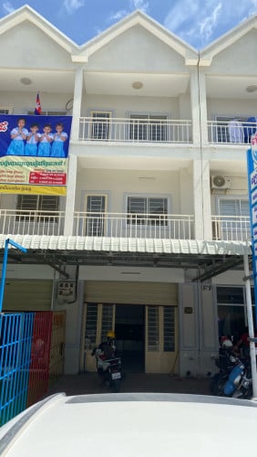 ផ្ទះអាជីវកម្មលក់លើផ្លូវធំ ២៥មែត្រ