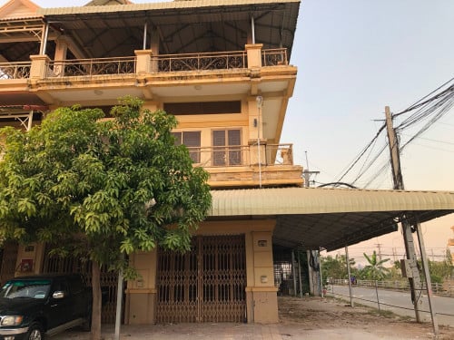 ផ្ទះកែងសម្រាប់ជួល