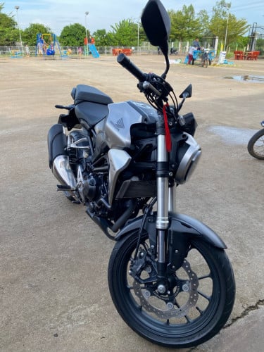 លក់ម៉ូតូមួយគ្រឿងនៅស្អាតដូចក្នុងរូបបងៗលក់ត្រូវការលុយ