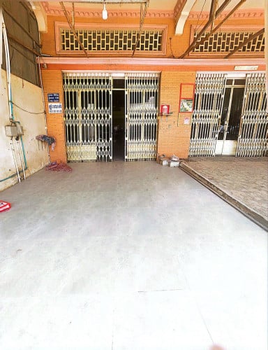 ផ្ទះល្វែងកណ្តាលក្រុង 140,000$  តំលៃចរចារ