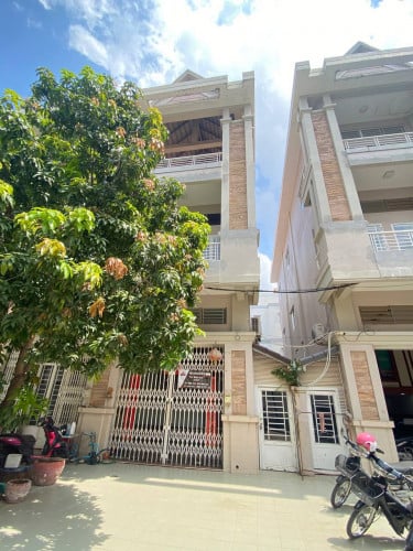 ផ្ទះល្វែងសម្រាប់ជួលនៅបុរី ប៉េងហួត 598