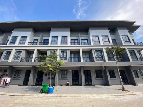 វីឡាកូនកាត់លក់នៅបុរីជីបម៉ុង6A