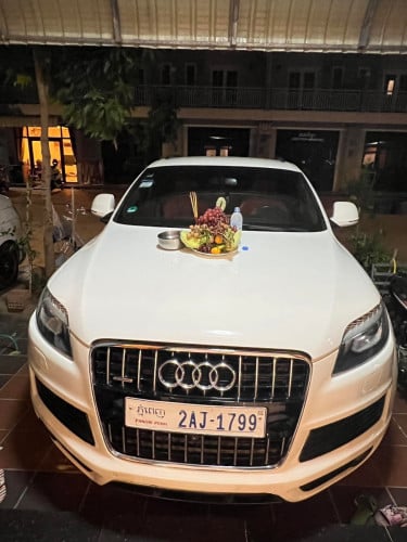 លក់បន្ទាន់Audi Q7 2008 ឡើង 2010 ម្ចាស់ទៅក្រៅប្រទេស ឡានស្អាតខ្លាំង ដៃស្រីបើក