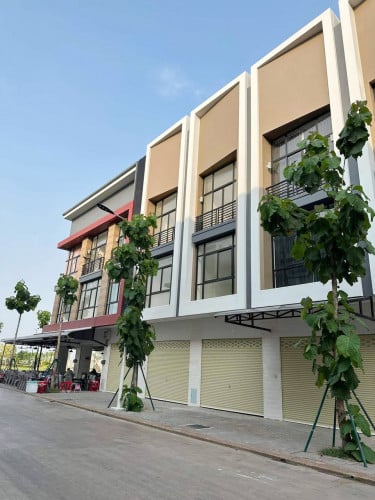 ផ្ទះអាជីវកម្ម សម្រាប់លក់ | Shophouse For Sale Borey Penghout Boeung Snor