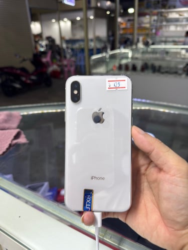 📲 iPhone X White CH/A HD646GB Phone Condition 97% 🔋73% , មានស្កេនមុខ , ម៉ាស៊ីនហ្សីន