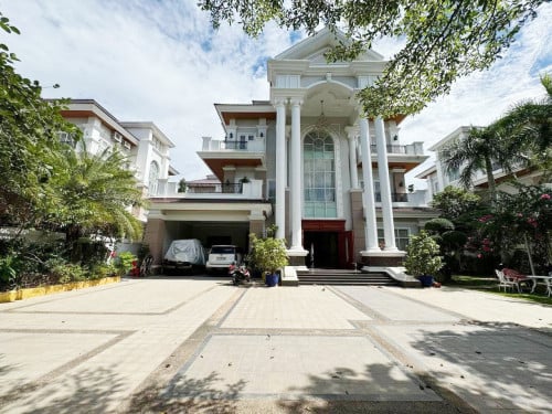 វីឡាឃីងសម្រាប់ជួល | Villa King B for Rent in Borey Penghout Boeung Snor