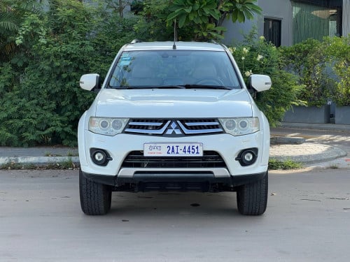 Mitsubishi Pajero Sport 2015