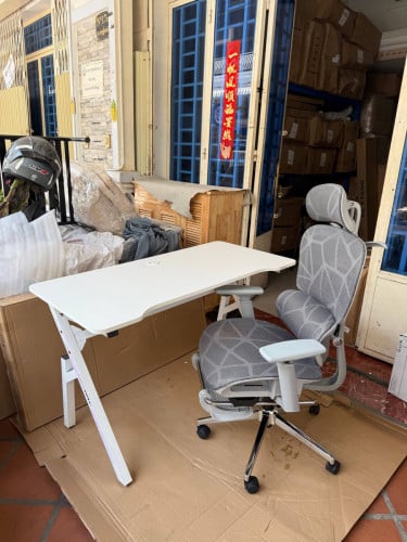 Set chair economic and table available in stock