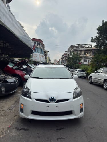 Toyota Prius 2010 ពណ៍ស Option 3 ក្រដាស់ពន្ធ💥