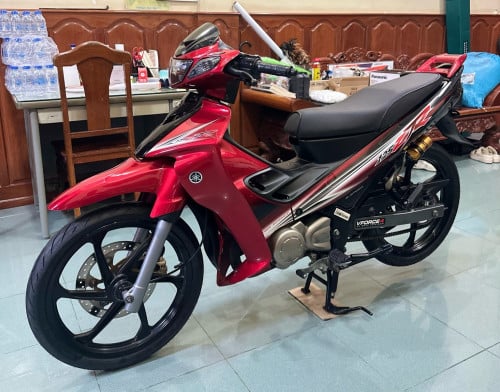 Yamaha 125ZR 2017 Red & Black Edition new 90%