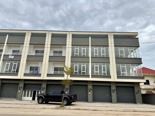 ផ្ទះអាជីវកម្មលក់ នៅបឹងធំកំបូល