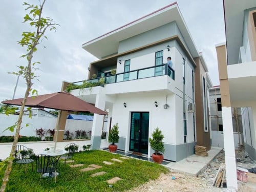 វីឡា​ទោស​