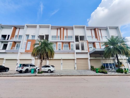 ផ្ទះអាជីវកម្ម (2ល្វែង) សម្រាប់ជួល!!