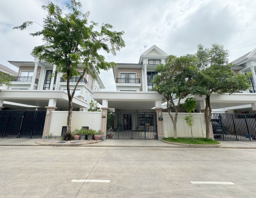 វីឡាភ្លោះ​​ B សម្រាប់ជួល | Villa Twin B for Rent