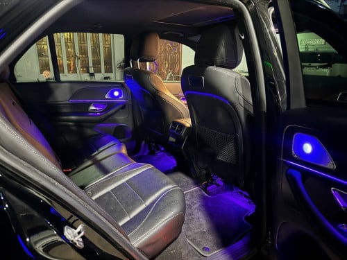 车型：#奔驰 GLE350 年龄：2020年 新车 出租：4000$出售：89000$金边 现车